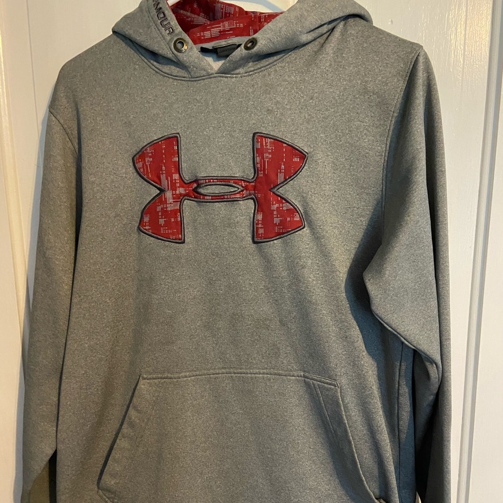 Under Armour sweatshirt